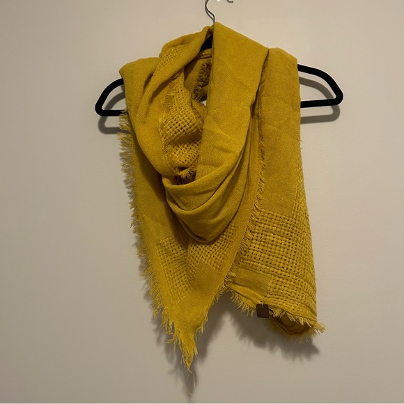 Jackson Rowe Olive Scarf - Picture 3 of 3